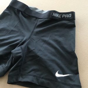 NIKE PRO FITTED SHORTS